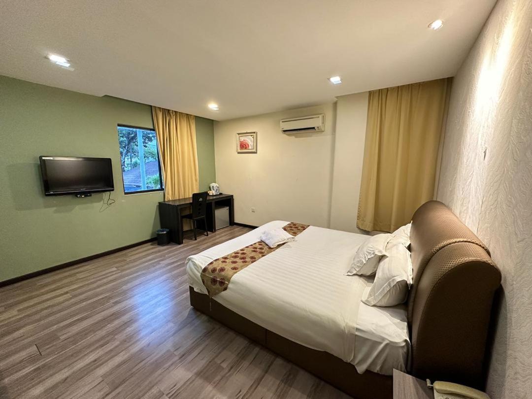 I Garden Hotel Ипох Екстериор снимка