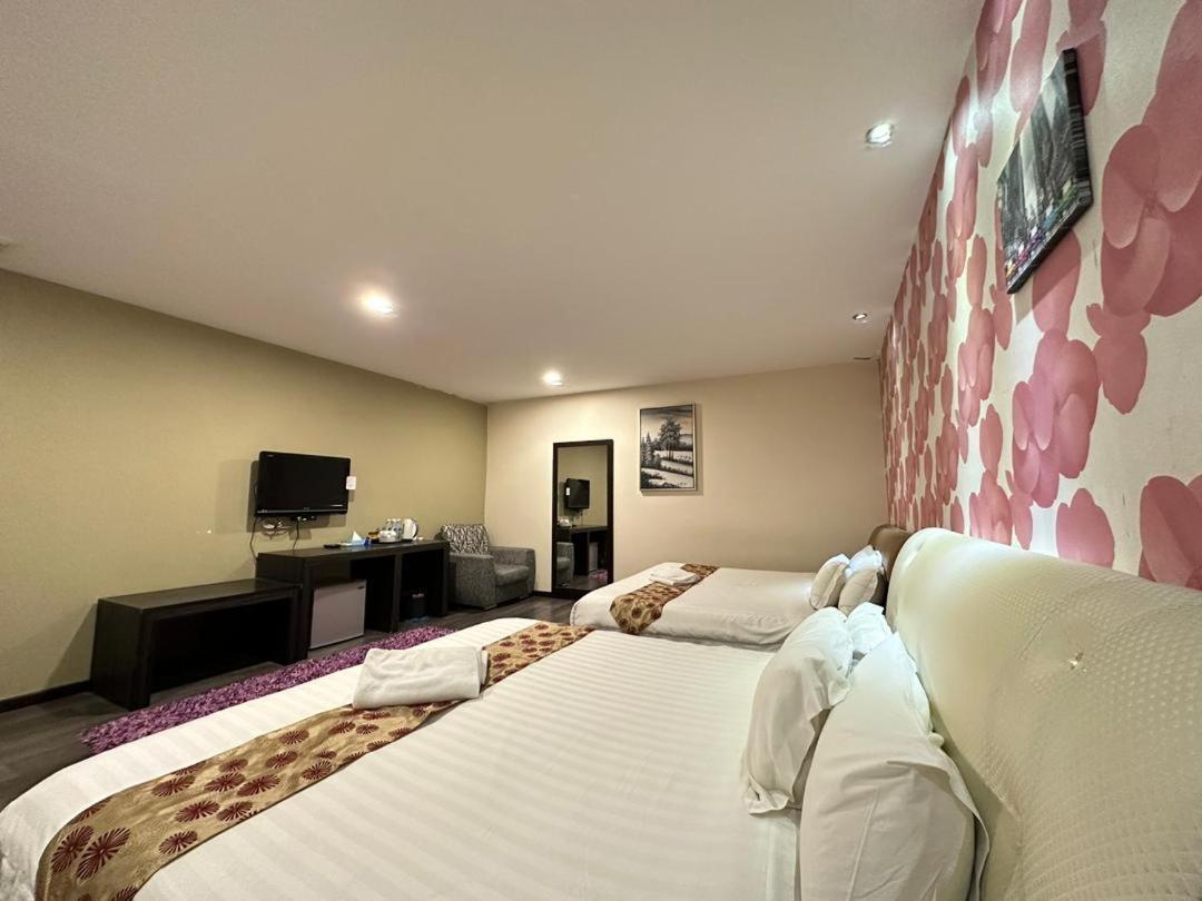 I Garden Hotel Ипох Екстериор снимка